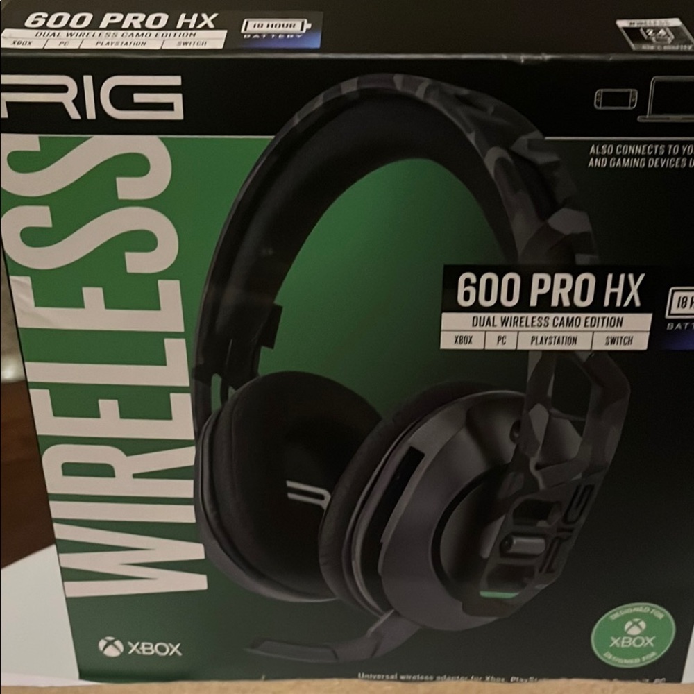 600 PRO HX Wireless Over-Ear Headphones - Black and Gray